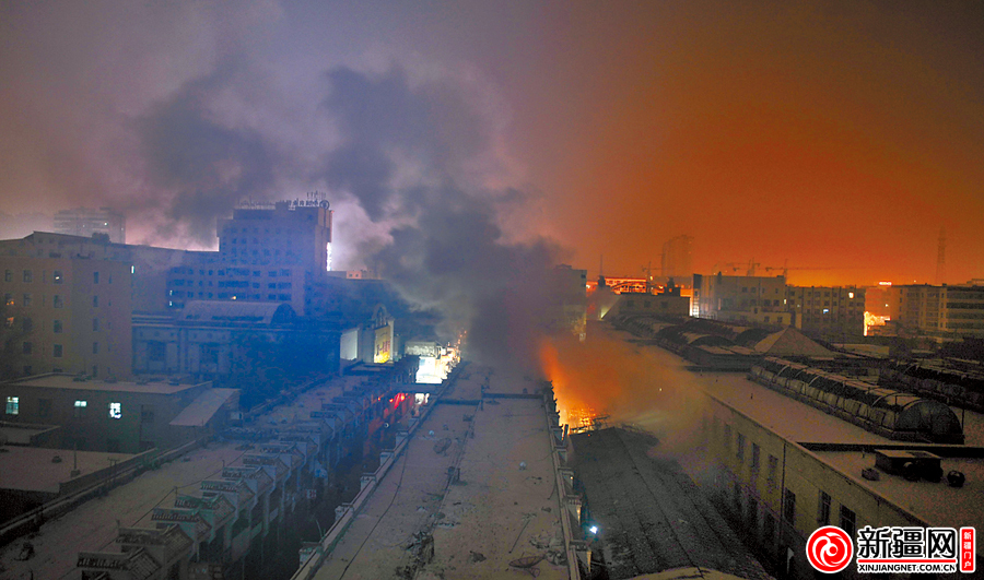 乌鲁木齐市米东区古牧地30多间商铺火烧连营