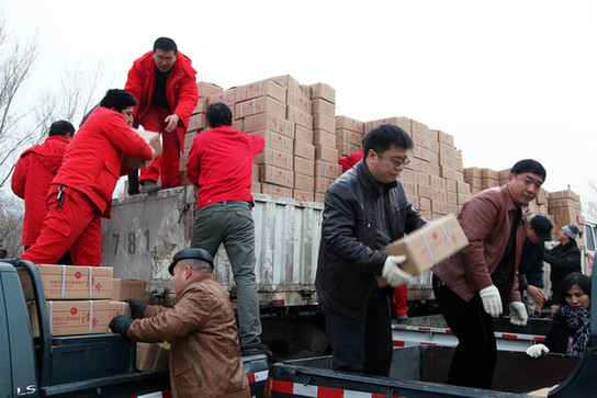 《中国石油员工基本知识读本》丛书发到员工手中