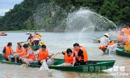 云南：湖光山色美 人在画中游