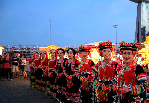 新加坡除夕夜刮起“云南风”