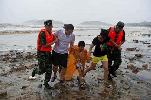 强台风“布拉万”造成舟山海域狂风暴雨