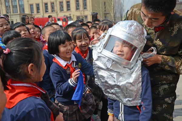 China marks national safety education day for middle and primary school students