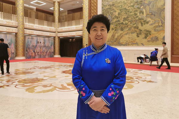 Inner Mongolia inherits embroidery, improves local livelihoods