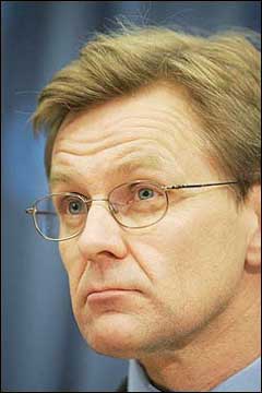 Jan Egeland, United Nations (news - web sites) undersecretary general for humanitarian affairs and emergency relief coordinator, speaks during a news conference 29 December 2004 at UN headquarters in New York on relief efforts to countries affected by the South Asian earthquake and tsunami. Egeland said with billions of dollars of damage, the largest ever relief operation is required in the aftermath of the disaster.(