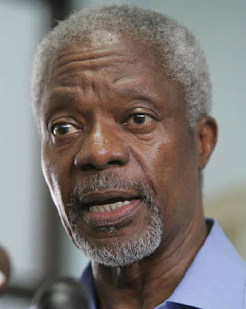 U.N. Secretary-General Kofi Annan answers a question during a news conference in Banda Aceh, Indonesia in this January 7, 2005 file photo. Annan said on Monday the resignations of several senior officials gave him the chance to restructure his management team, under fire in the U.S. because of the Iraqi oil-for-food scandal. [Reuters/file]