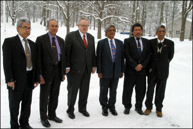 Leaders of the separatist Free Aceh Movement, Zaini Abdullah, Malik Mahmud, Finnish President Martti Ahtisaari, Nurdin Abdul Rahman, Bakhtiar Abdullah, Nur Djuli pose for a photo in Helsinki as they hold peace negotiations with Indonesian government delegation earlier in the year. Indonesian officials will meet separatist rebels from the tsunami-hit province of Aceh for a third round of peace talks in Finland next week, a mediator said, but there was slim hope of progress(AFP/File)