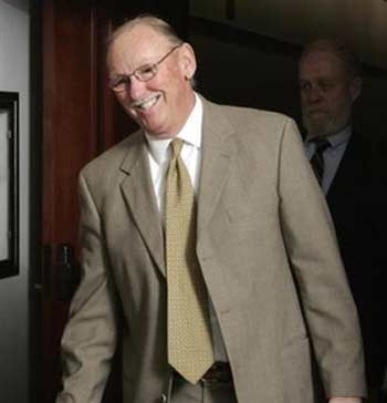 Santa Barbara County District Attorney Thomas Sneddon leaves the courtroom after closing arguments concluded in Michael Jackson's child molestation trial at Santa Barbara County Superior Court in Santa Maria, Calif., Friday, June 3, 2005. The child molestation case against Jackson went to the jury Friday. (AP 