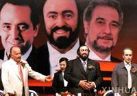 2 tenors sing without Pavarotti in Mexico