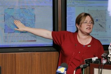 Seismologist Dr. Lucy Jones points to a map during a news conference Thursday, June 16, 2005, at CalTech in Pasadena, Calif., to the location of a moderate earthquake that occurred in Yucaipa, Calif. A moderate earthquake shook most of southern California Thursday, startling people and knocking items off shelves and desks, but there were no immediate reports of significant damage or injuries. (AP 