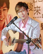 Victor Wong's new album warms fans
