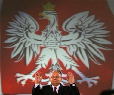 Jaroslaw Kaczynski, candidate for Prime-Minister and leader of the Law and Justice Party (PiS), speaks to supporters after his party won Poland's Parliamentary elections in Warsaw September 25, 2005.