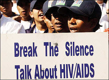 Indian volunteers march through the country to raise awareness of HIV/AIDS, in New Delhi.
