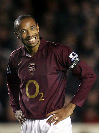 Arsenal's Thierry Henry reacts during their English Premier League soccer match against Manchester United at Highbury in London January 3, 2006. The match drew 0-0.[Reuters]