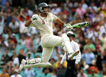 Australia's captain Ricky Ponting celebrates after hitting the winning runs during the fifth day of the third test against South Africa at the Sydney Cricket Ground January 6, 2006.