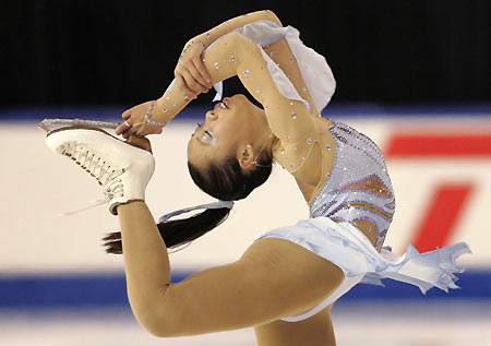 Natalie Kwong skates her Junior Women Short program at the Canadian Figure Skating Championships in Ottawa, Ontario January 11, 2006. [Reuters]