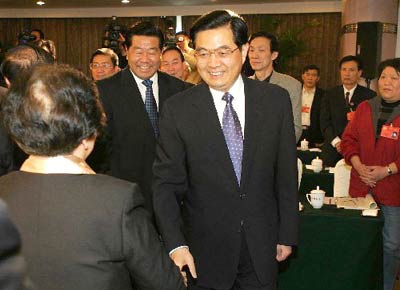 Leaders attend NPC preparatory meeting, join CPPCC group discussions