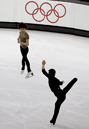 Chinese athletes train at Turin