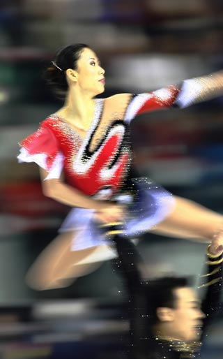 China wins silver, bronze in figure skating