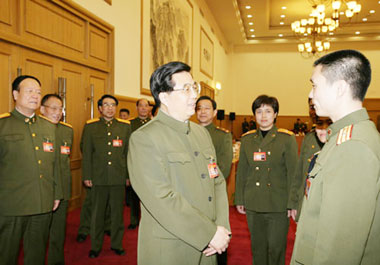 Hu Jintao joins PLA group discussion