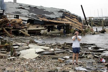 Ophelia slows to a soaking crawl off US North Carolina