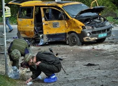 West Bank suicide bombing leaves 4 dead