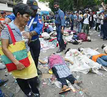 Manila stadium stampede kills 88