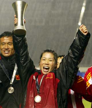 Chinese women's soccer team crowned Asian champions