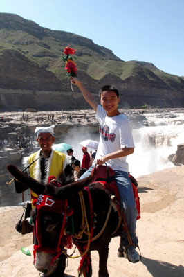 Tour To Great Waterfall