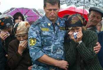 Stunned Russians observe day of mourning