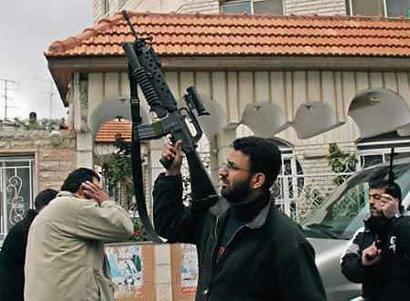 Gunmen break up Fatah party meeting