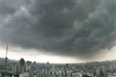 Southeast coast braces for typhoon as Taiwan cleans up