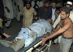 Bomb at Pakistan hotel kills at least 11