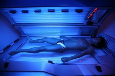 Britain backs ban on tanning beds for under-18s