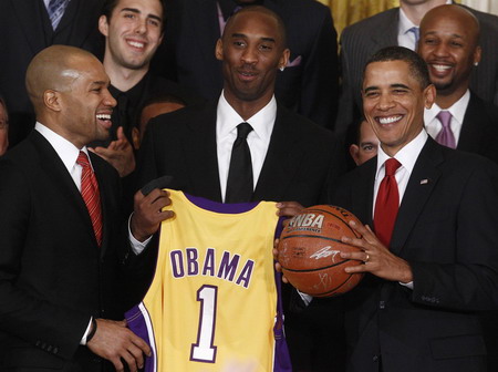 Obama meets with NBA champion Lakers