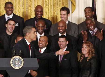 Obama meets with NBA champion Lakers