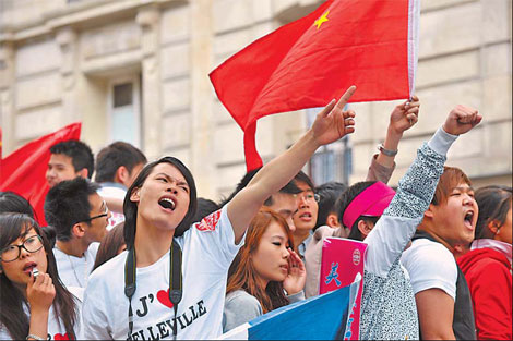 Anti-violence Chinese protest ends in tear gas