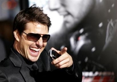 Hollywood friends rally around Tom Cruise