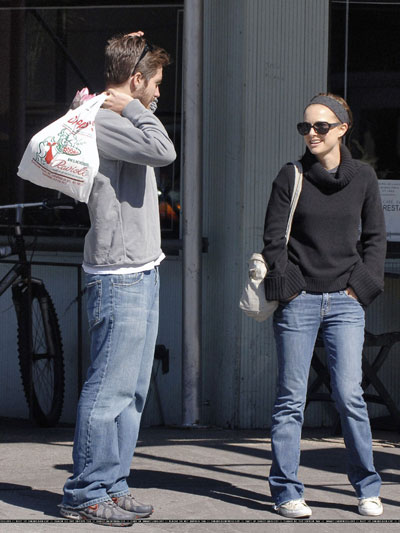 Are Natalie Portman and Gyllenhaal dating?
