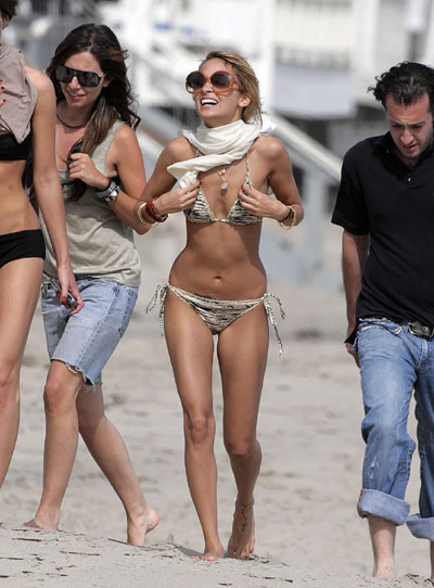 Nicole Richie bikini photos