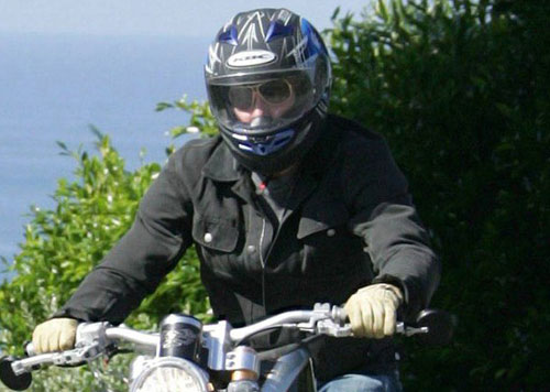 Pitt enjoys motorcycle trip