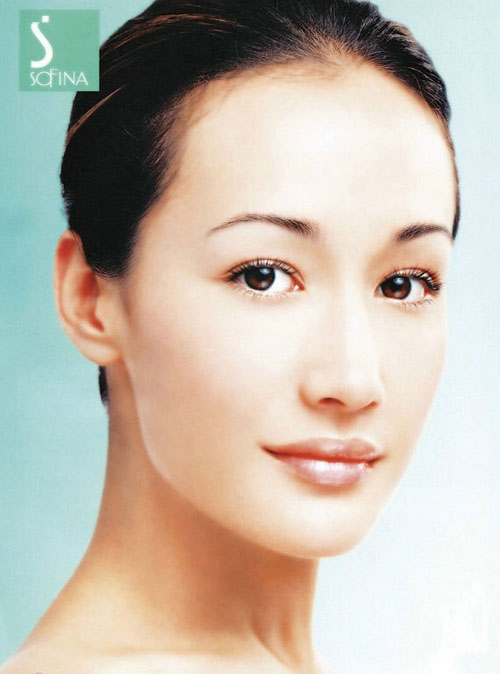 Maggie Q.photo album