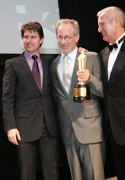 Tom Cruise pleasantly surprises Spielberg