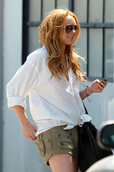 Lindsay Lohan flaunts her new curvaceous figure