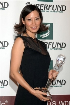Lucy Liu receives Women's World Awards