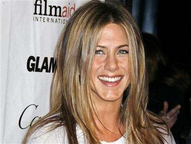 Aniston buys house in Hills