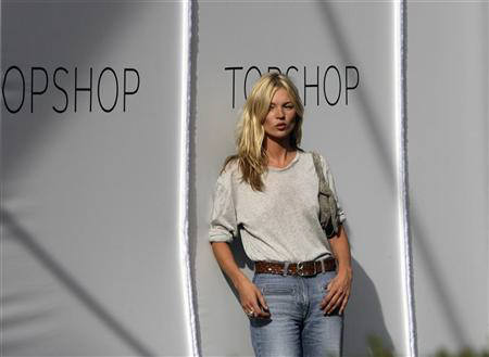 Kate Moss fashion award stirs controversy in Britain