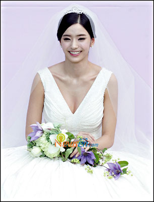 Actress Han Chae-Young got married