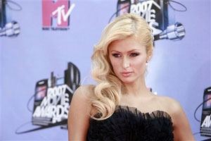 Paris Hilton upstages MTV Movie Awards