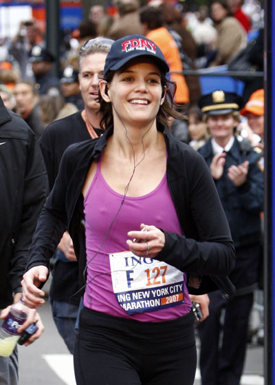 Katie Holmes finishes New York City Marathon