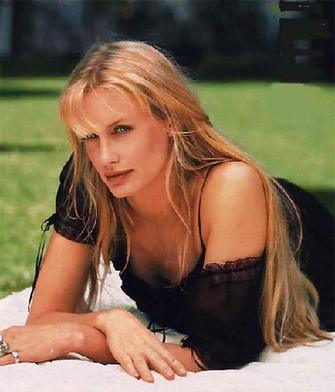 Daryl Hannah created fantasy world to escape reality